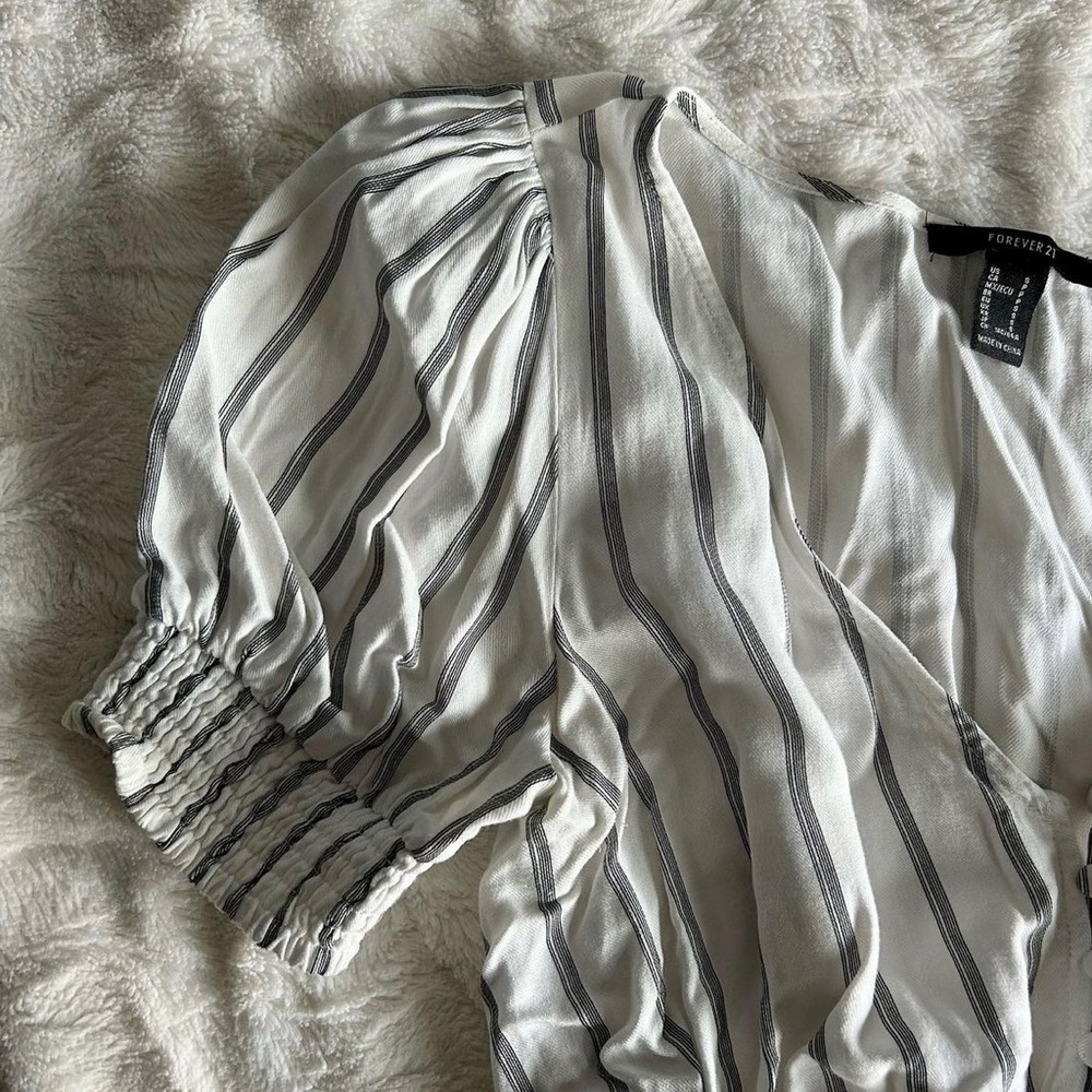 Crop top - Picture 3 of 3